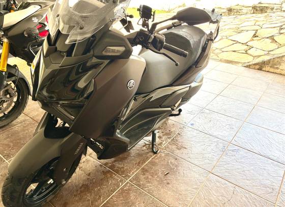 YAMAHA XMAX 300 CONNECTED ABS 